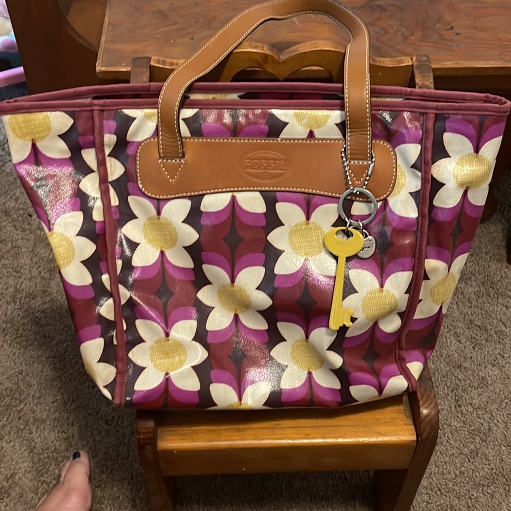 Fossil Key Purse. Magenta and flowers